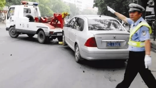 “闯绿灯”交警直接罚300元【华体会体育hth官方网站】(图2)
“闯绿灯”交警直接罚300元【华体会体育hth官方网站】(图2)