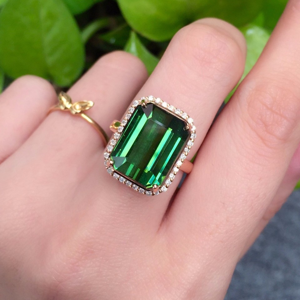 hth官网入口:三门峡市市实验幼儿园召开新学期中层以上领导会议(图2) 华体会体育hth官方网站