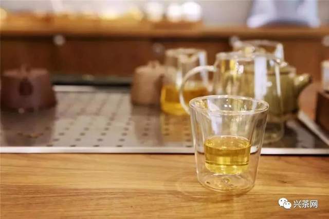 
现在开奶茶店 还是门好生意吗？｜兴茶视角：华体会体育hth官方网站(图2)