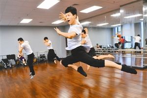 常用商务英语句子,业务规模先容30句“华体会体育hth官方网站”(图3) 华体会体育hth官方网站